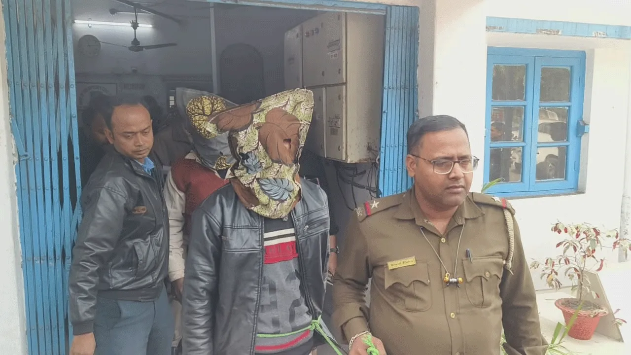 রাতের শহরে সশস্ত্র দুষ্কৃতীদের দাপাদাপি, ধৃত  পাঁচ