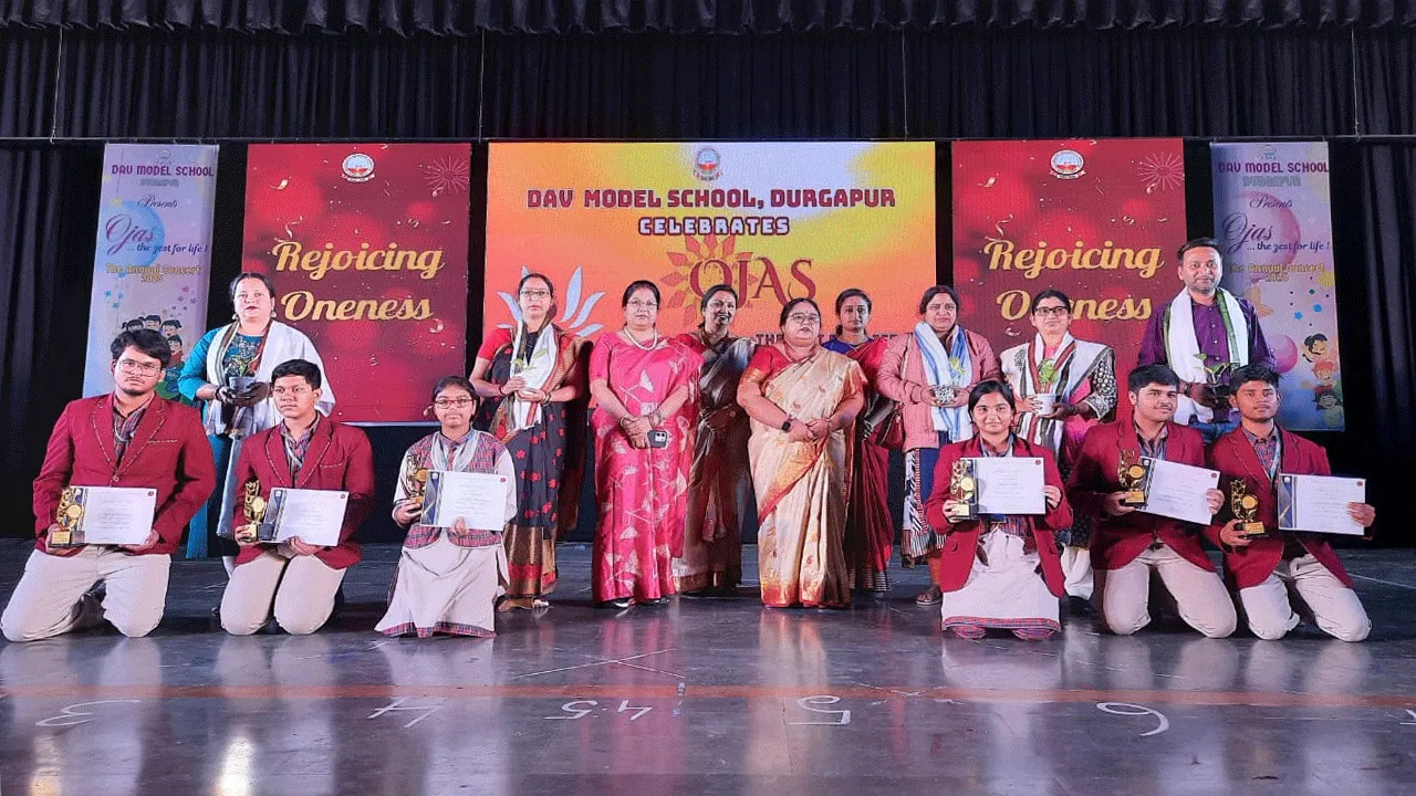 জাঁকজমকভাবে অনুষ্ঠিত হলো দুর্গাপুর ডিএভি মডেল স্কুলের বার্ষিক সাংস্কৃতিক অনুষ্ঠান
