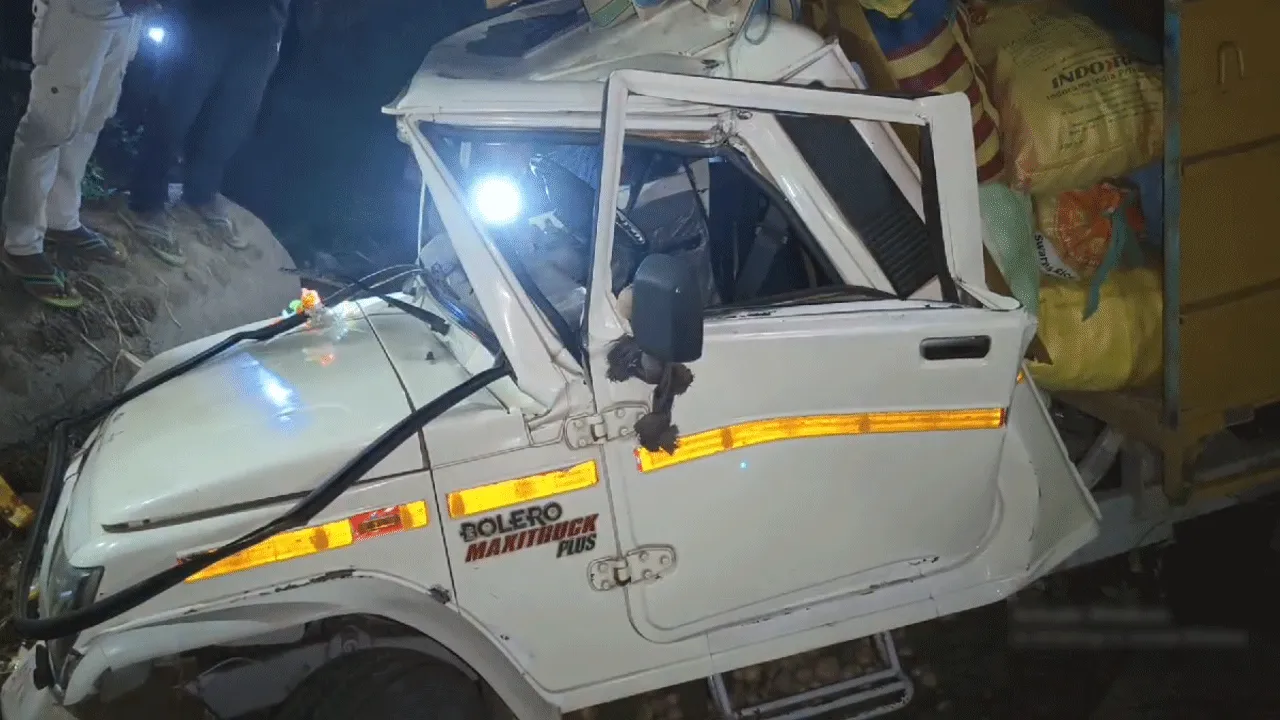 দুর্ঘটনার কবলে শ্রমিক বোঝায় পিকাপ ভ্যান, আহত অন্তত ২২