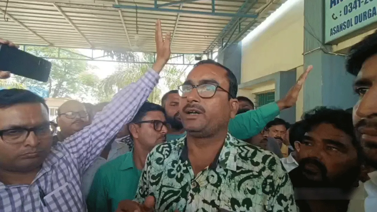 তৃণমূল নেতাকে থানায় নিয়ে গিয়ে হেনস্থার অভিযোগ, প্রতিবাদ বিক্ষোভ