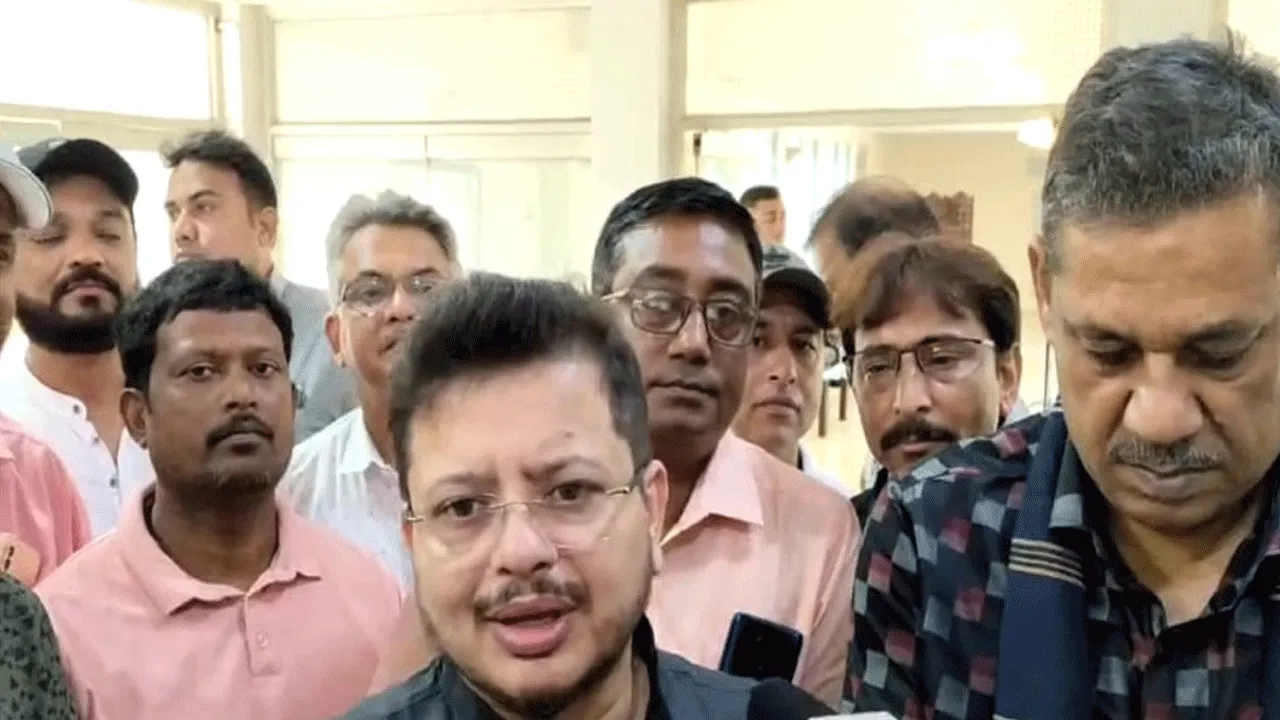 দুর্গাপুরে দুর্নীতিগ্রস্ত নেতাদের বিরুদ্ধে ব্যবস্থা নেওয়ার হুঁশিয়ারি ঋতব্রতর