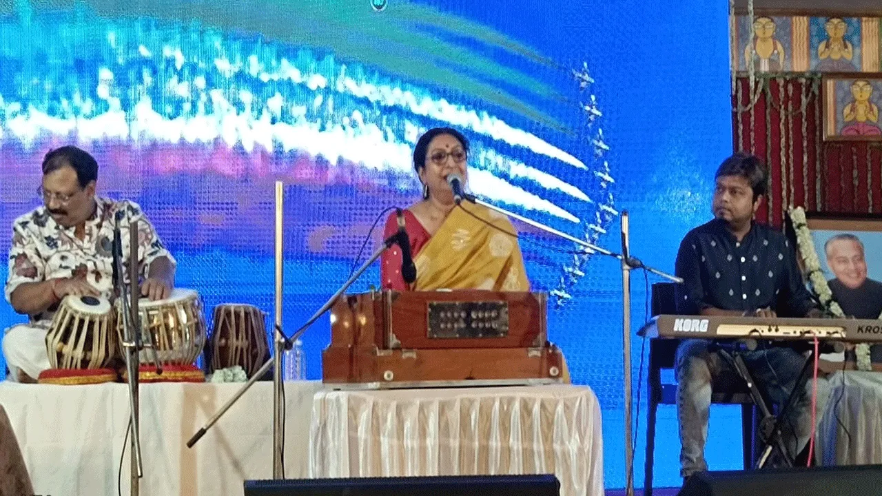 অনিন্দিতা মুখোপাধ্যায়ের একক সংগীত অনুষ্ঠান