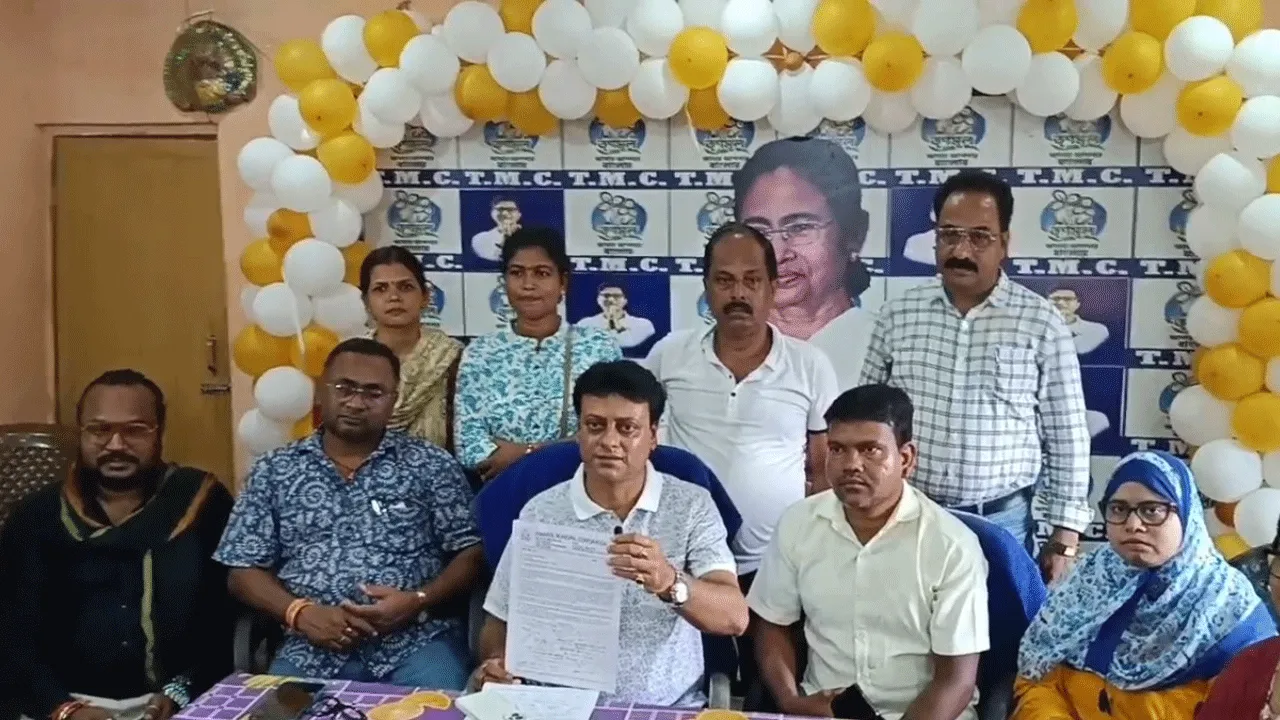 ইস্কোয় স্থানীয় বেকার যুবকদের চাকরির দাবি তৃণমূলের