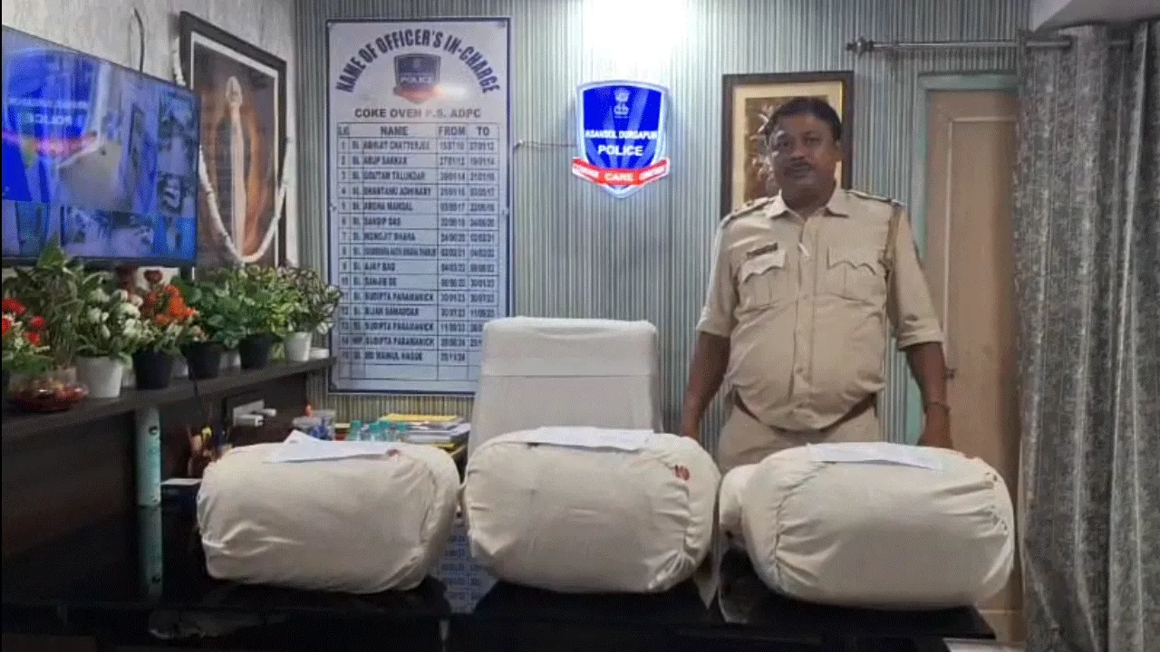 গাঁজা পাচারের চেষ্টা, দুর্গাপুরে ধৃত ৪ প্রৌঢ়া সহ ১যুবক