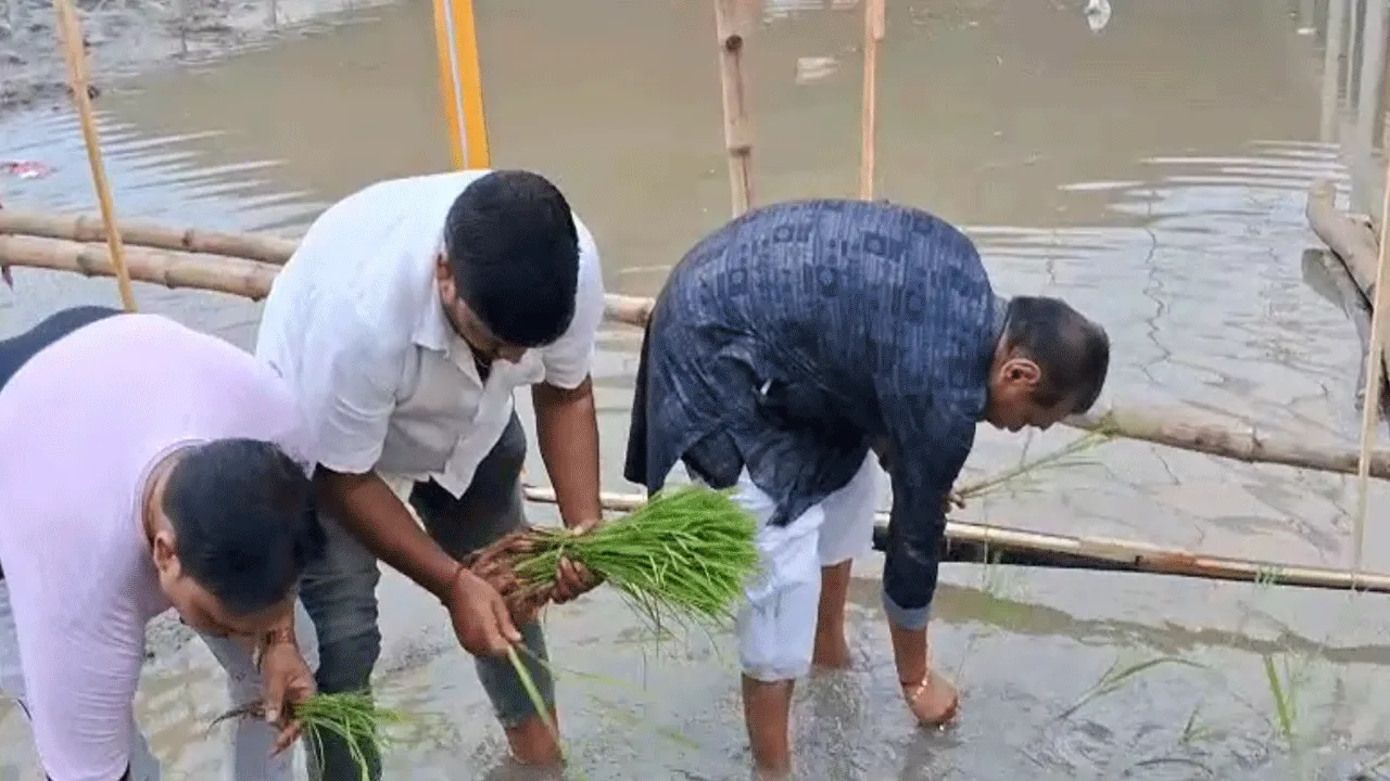 খেলার মাঠে প্রধানমন্ত্রীর সভা করা নিয়ে প্রতিবাদ তৃণমূলের