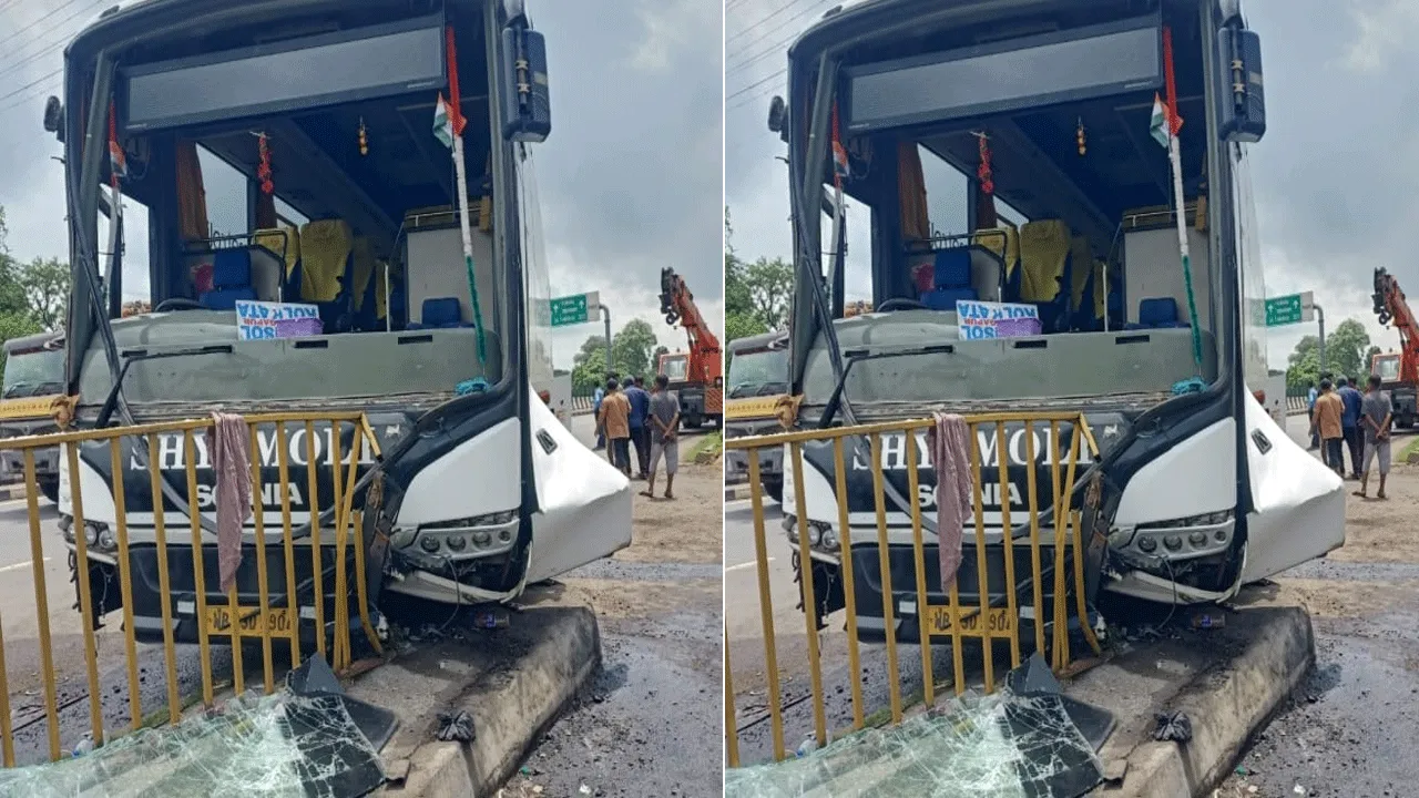 জাতীয় সড়কে দুর্ঘটনার কবলে কলকাতা-আসানসোলগামী ভলভো বাস