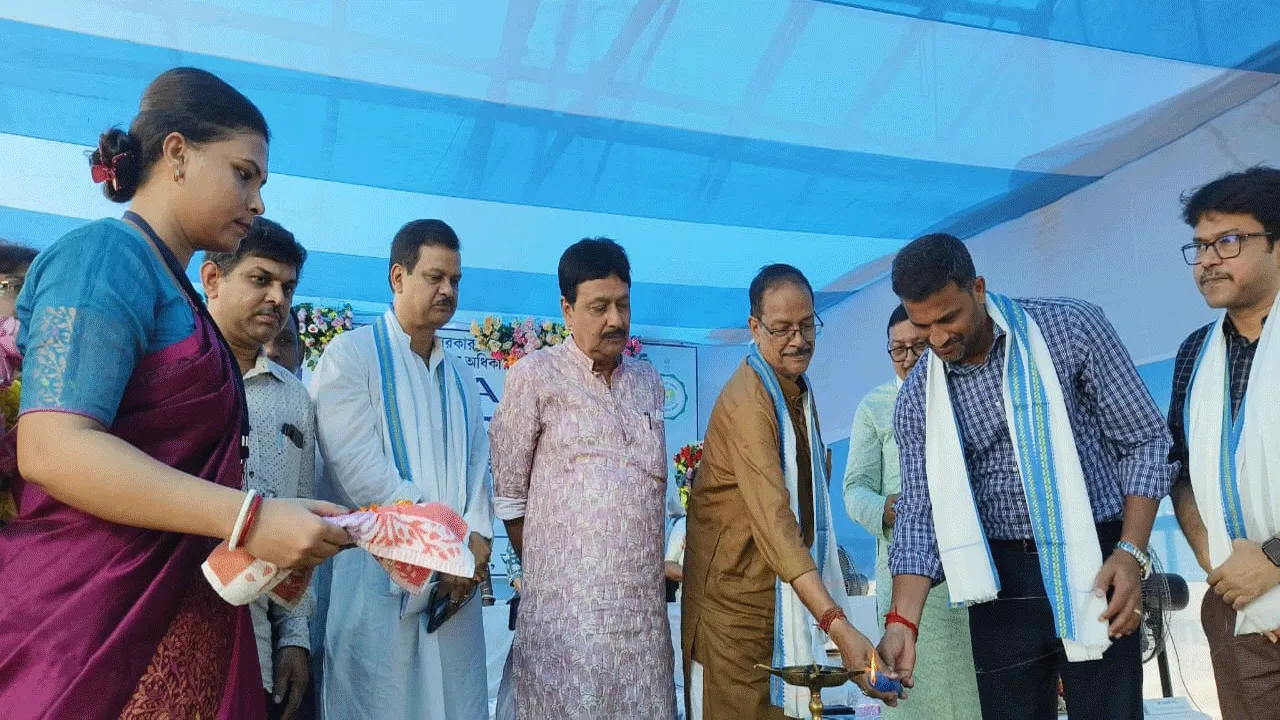 কর্ম বিনিয়োগ কেন্দ্রের উদ্যোগে আসানসোলে জব ফেয়ার