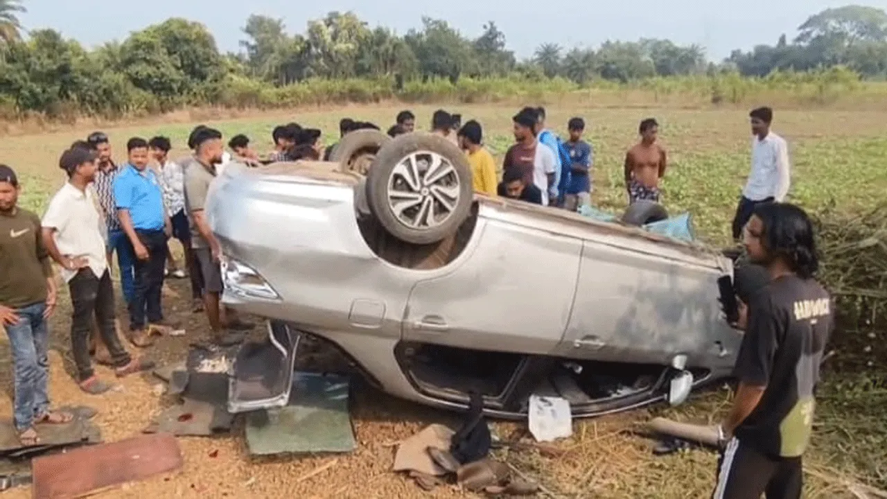 ছাগল চোর সন্দেহে ধাওয়া, উল্টালো গাড়ি, ধৃত তিন