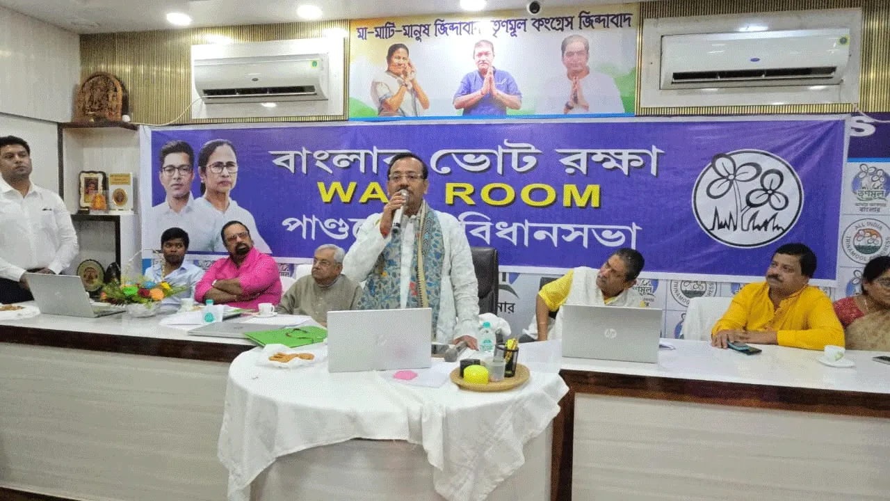 ওয়ার রুম পরিদর্শন করে এসআইআর-এর কাজের অগ্রগতি নিয়ে প্রশংসা মন্ত্রীর