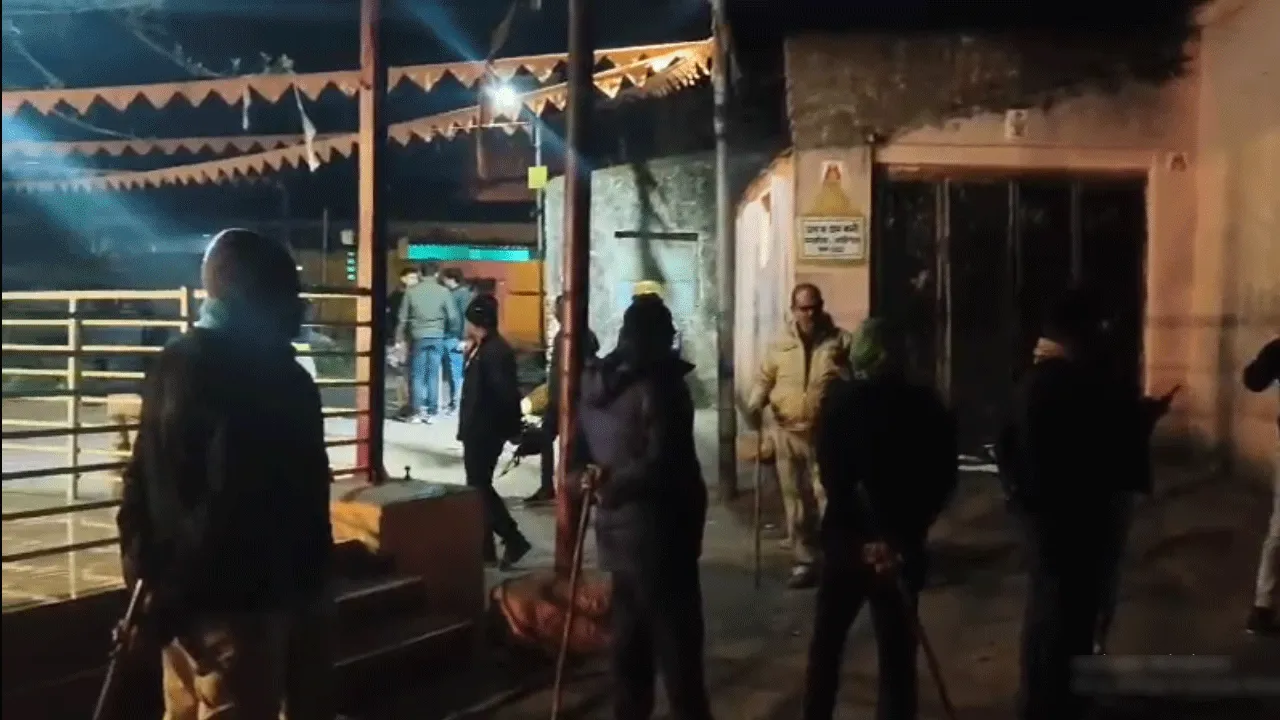 ডিজে বাজানোকে কেন্দ্র করে দুই গোষ্ঠীর মধ্যে সংঘর্ষ