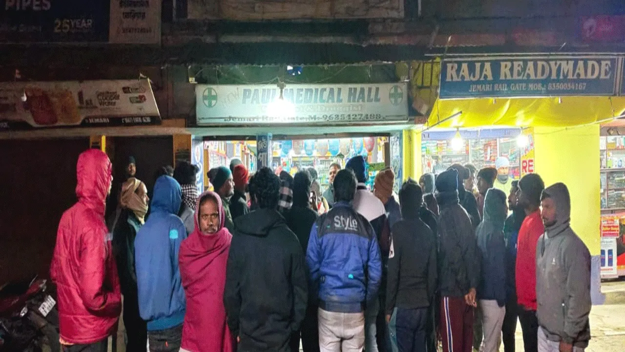 গৃহবধূর গর্ভপাতে কাঠগড়ায় দোকান মালিক