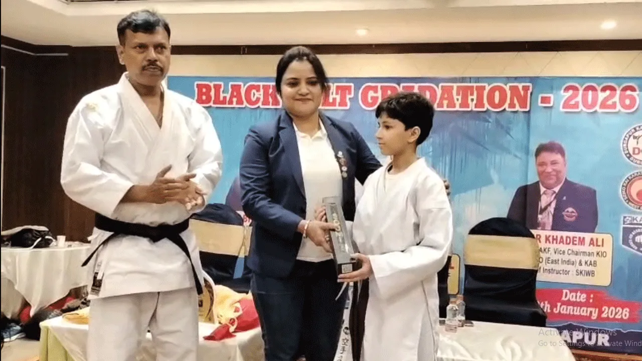 দুর্গাপুরে ব্ল্যাক বেল্ট প্রদান অনুষ্ঠান