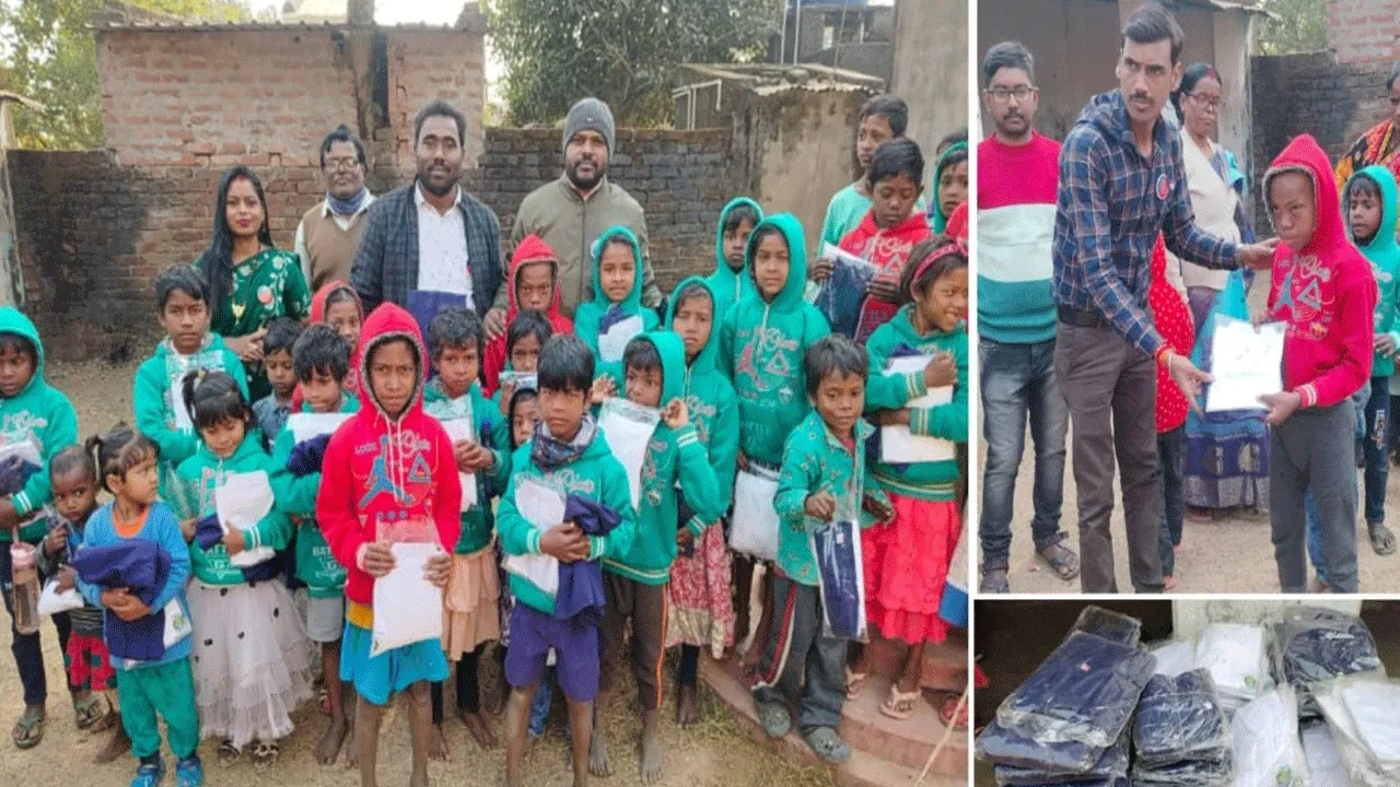 শিশুশিক্ষা কেন্দ্রের শিক্ষার্থীদের মধ্যে বিতরণ করা হলো স্কুলের পোশাক