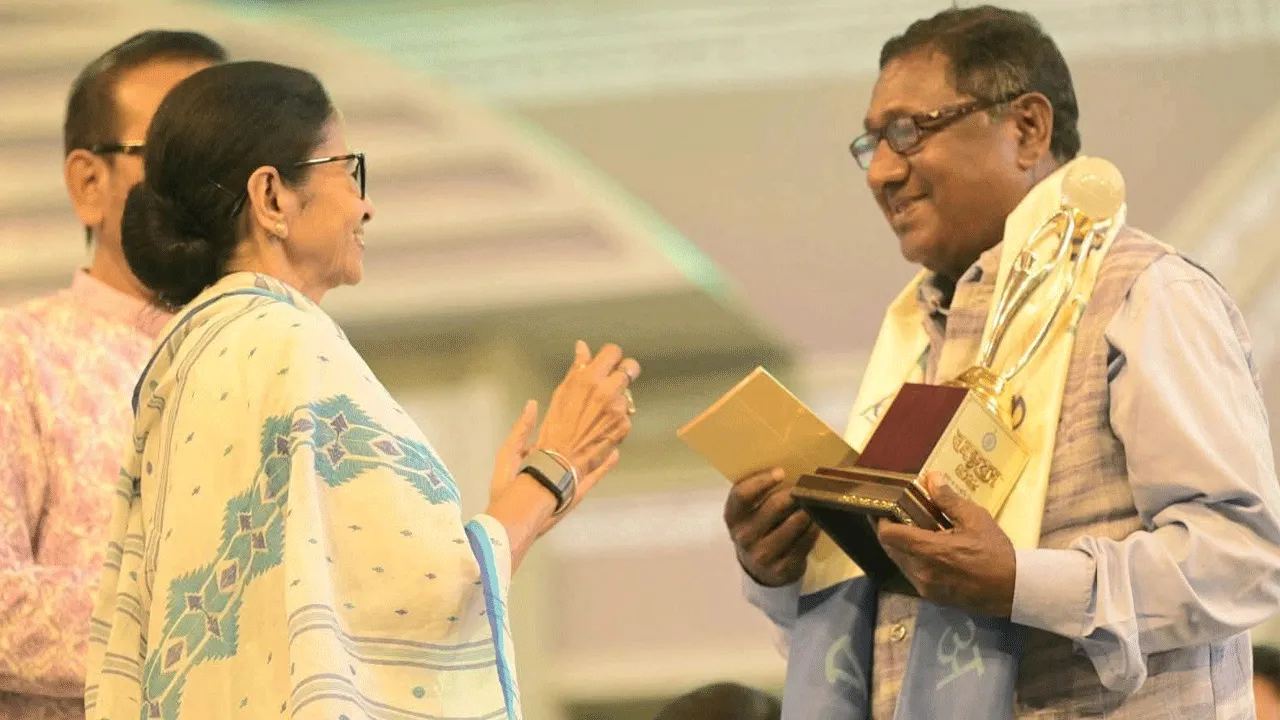 বঙ্গভূষণ সম্মানে ভূষিত হলেন সালানপুরের নন্দলাল বাউরি