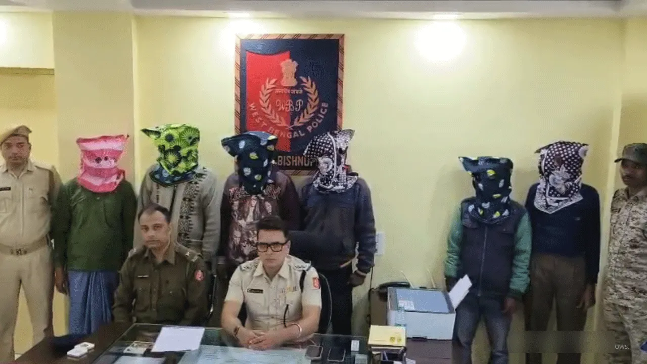 মধুচক্র চালানোর অভিযোগ, সিল তিনটি লজ, গ্রেফতার ৬