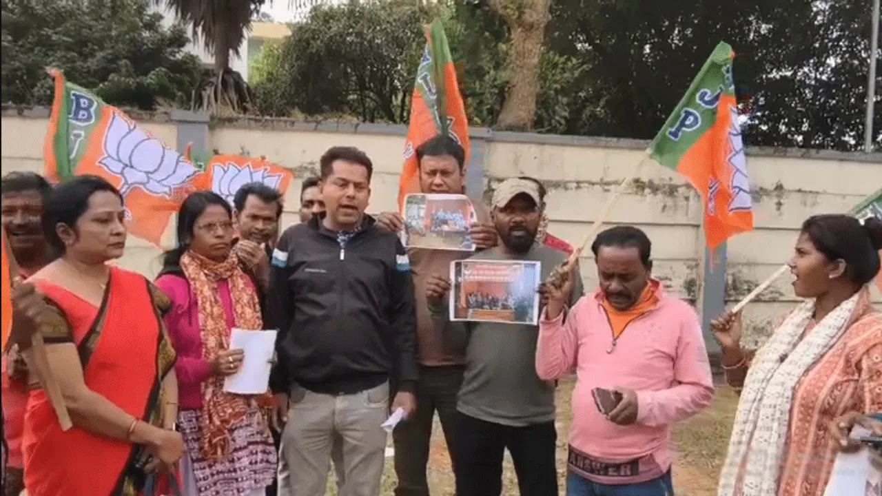 বিজেপির অস্থায়ী কার্যালয় চুরি! অভিযোগ তৃণমূলের বিরুদ্ধে