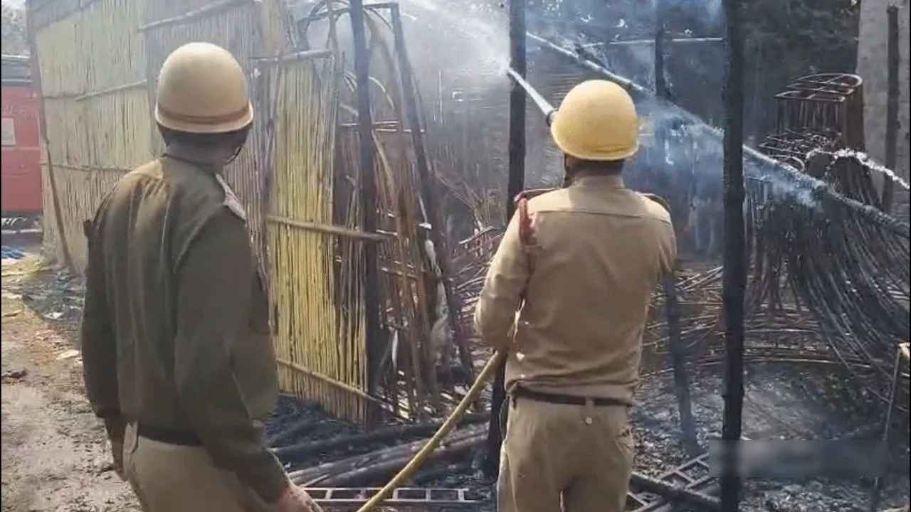 গুদামে আগুন লেগে চাঞ্চল্য, প্রায় ১০ লক্ষ টাকার সামগ্রী ভষ্মীভূত