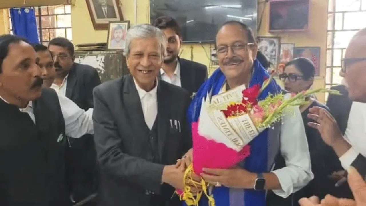দুর্গাপুর মহকুমা আদালতে প্রচারে মন্ত্রী