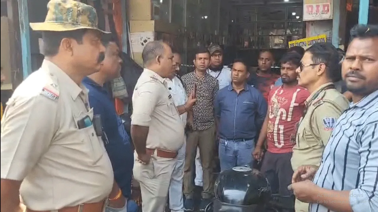 শহরের বাইকার তাণ্ডব রুখতে মোটর পার্টসের একাধিক দোকানে অভিযান
