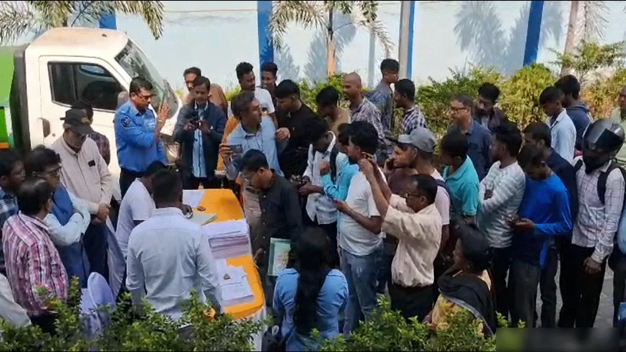 বাংলা যুব সাথী প্রকল্প নিয়ে দুর্গাপুরে উৎসাহ যুবদের মধ্যে