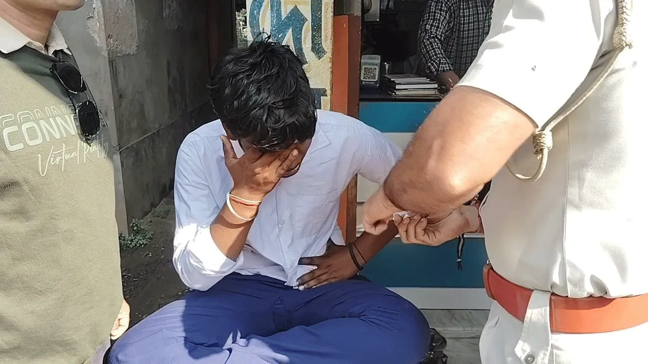 পরীক্ষাকেন্দ্রে অসুস্থ হয়ে পড়লেন পরীক্ষার্থী