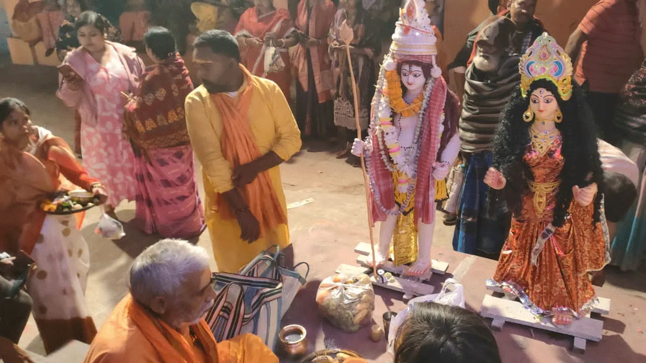 শিবরাত্রি উপলক্ষ্যে পানাগড়ে অনুষ্ঠিত হলো শিব পার্বতীর বিয়ের অনুষ্ঠান
