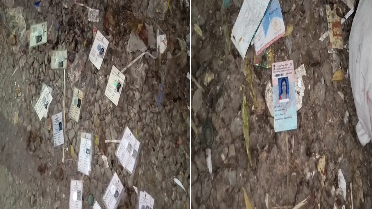 ভোটের চূড়ান্ত তালিকা প্রকাশের আগে রানিগঞ্জে ডাস্টবিন থেকে উদ্ধার ভোটার কার্ড