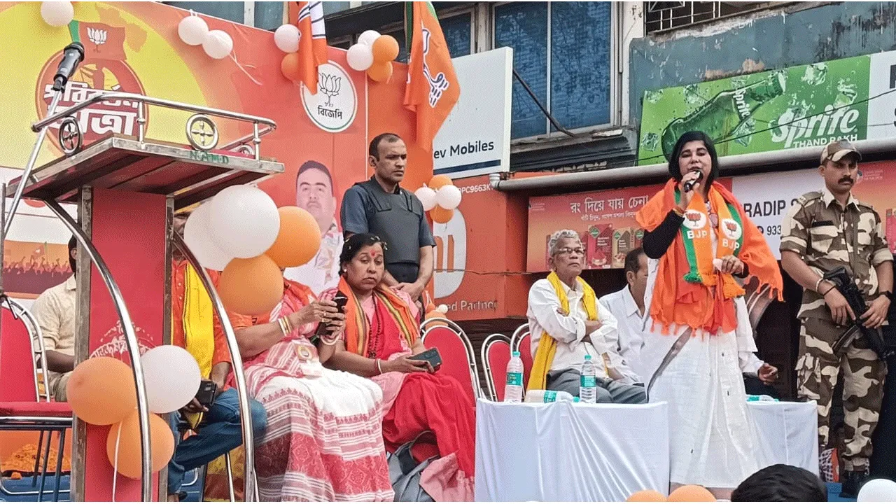 “বাংলার মানুষের আত্মসম্মান কেড়ে ভিখারির জায়গায় নিয়ে গেছে” মুখ্যমন্ত্রীকে নিশানা বিজেপি নেত্রীর