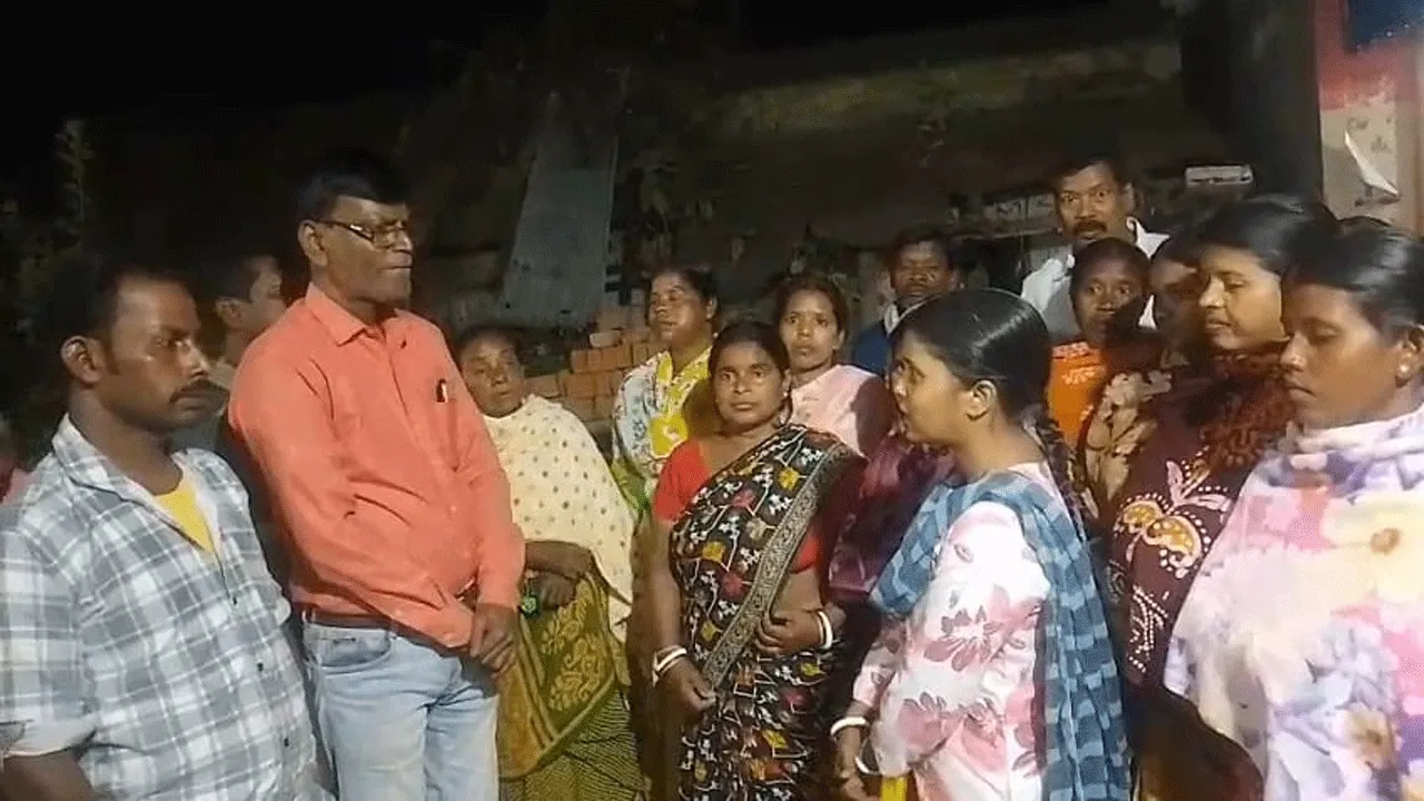 আটকে রাস্তার কাজ, সমস্যার সমাধানে দ্বারস্থ প্রাক্তন প্রধানের