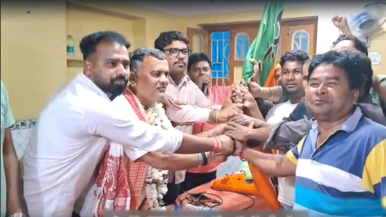 ছাতনায় শাসক দলে ভাঙনের দাবি বিজেপির