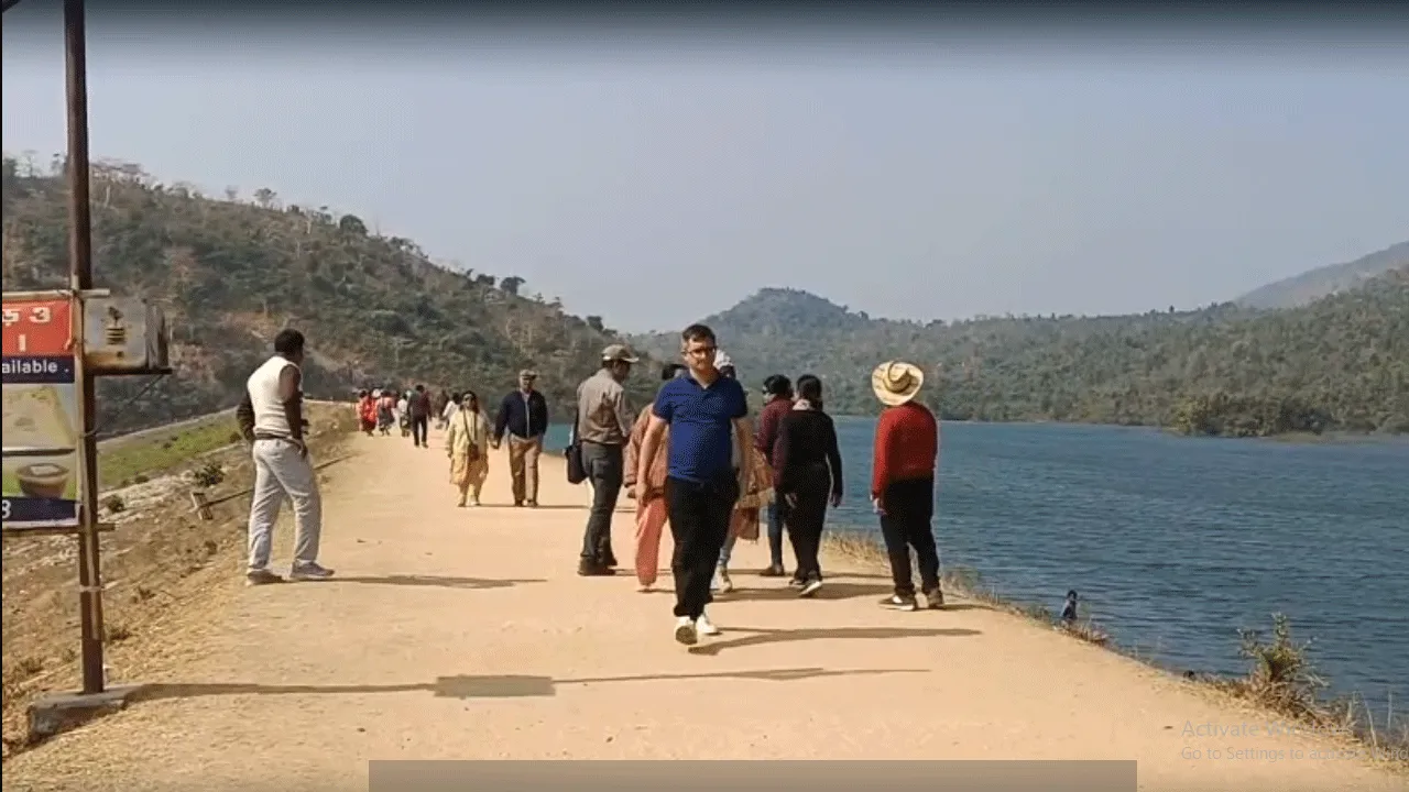 অযোধ্যায় দেখা মিললো না পলাশের , হোলিতে বিমর্ষ পর্যটকরা