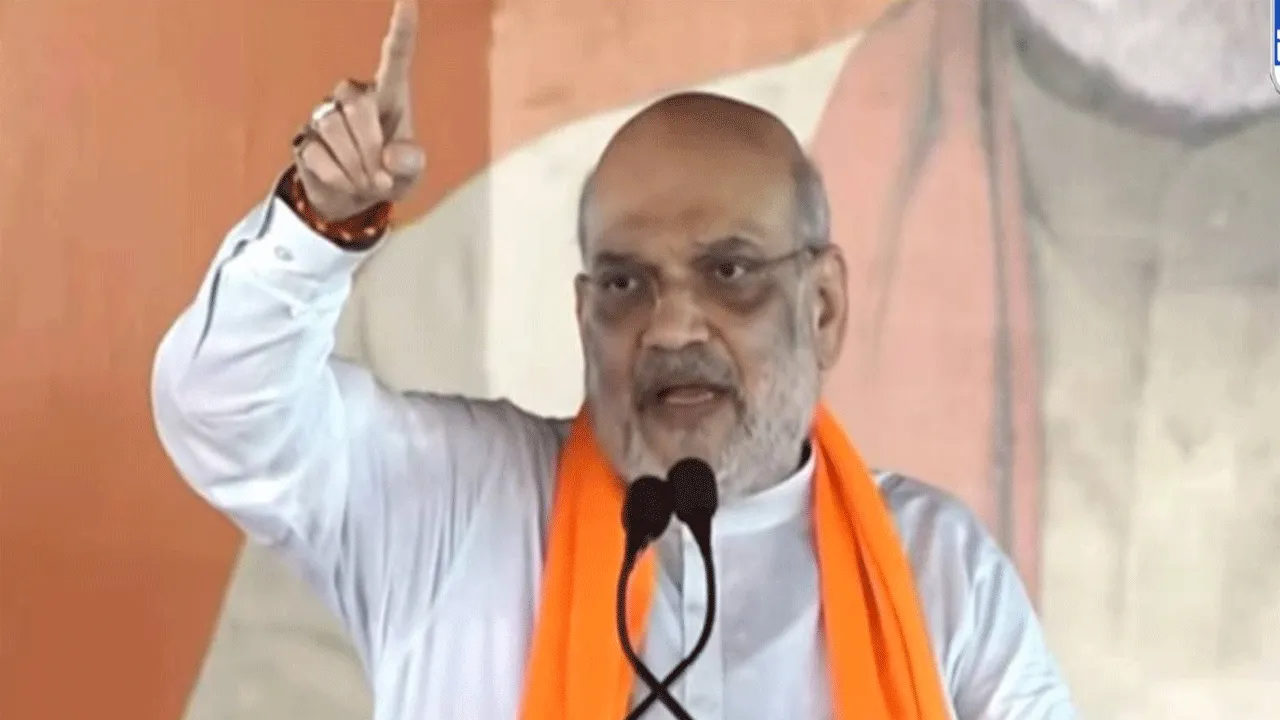 রানিগঞ্জের সভা থেকে রাজ্যের সিন্ডিকেট বাহিনীকে উল্টো করে ঝোলানো হুঁশিয়ারি অমিত শাহের