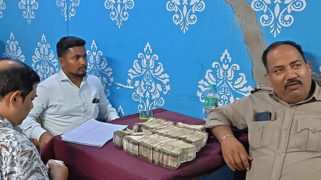 আসানসোলে নির্বাচনী তল্লাশিতে উদ্ধার নগদ ১৫.৮১ লক্ষ টাকা