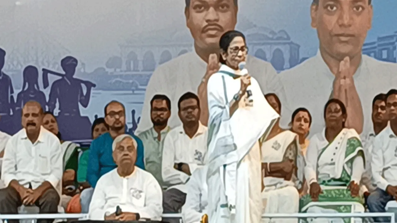 আউসগ্রামের জঙ্গলমহলে ‘লালন-ই ভরসা’, বার্তা মুখ্যমন্ত্রীর