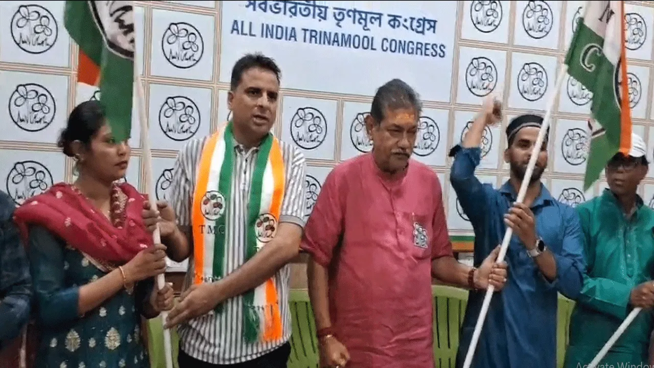 ভোটের আগে দল ছাড়লেন হুমায়ুন কবিরের চার প্রার্থী