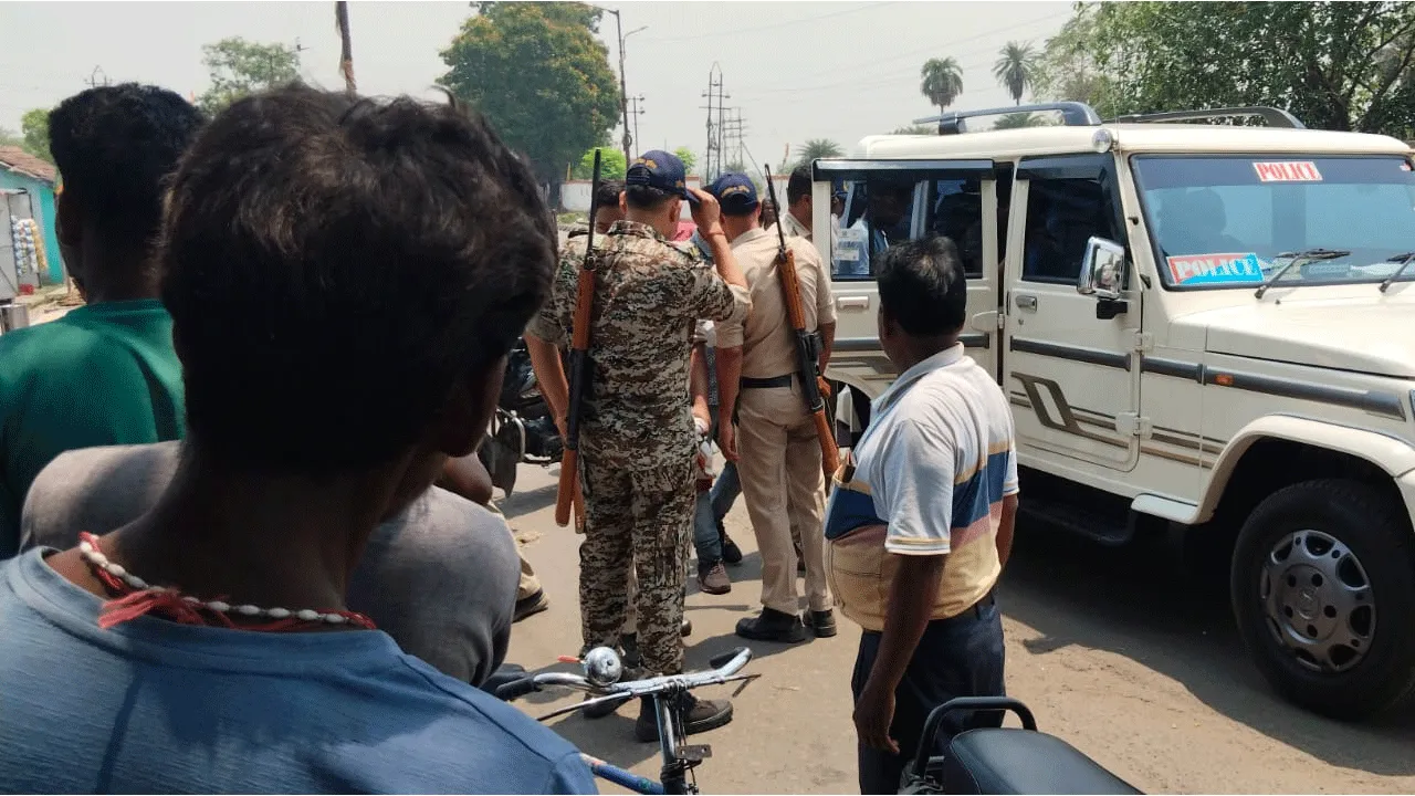 দুর্গাপুরে বিজেপির বিরুদ্ধে নির্বাচনী বিধি ভঙ্গের অভিযোগ, আটক ৩