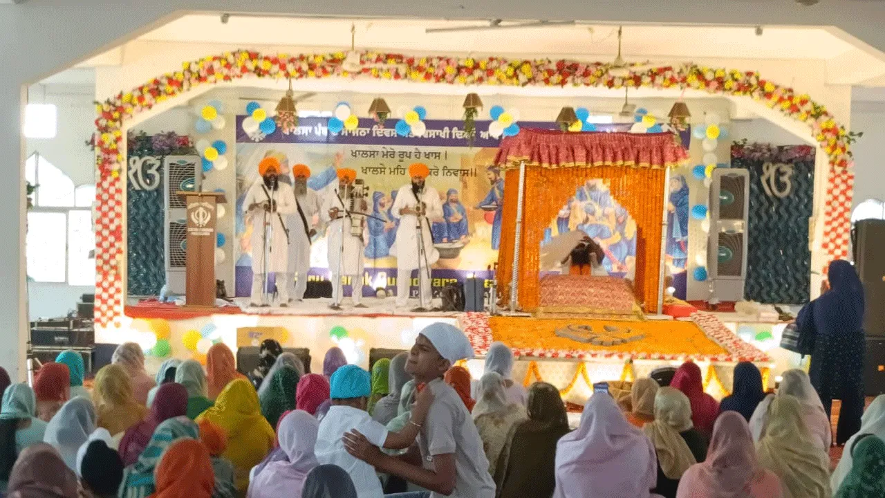 শ্রদ্ধার সঙ্গে পালিত হলো ৩২৭তম খালসা পন্থের জন্ম জয়ন্তী