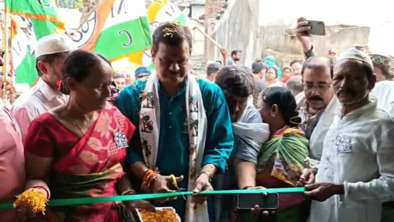 নতুন কার্যালয়ের উদ্বোধন অনুষ্ঠানে তৃণমূলে যোগ