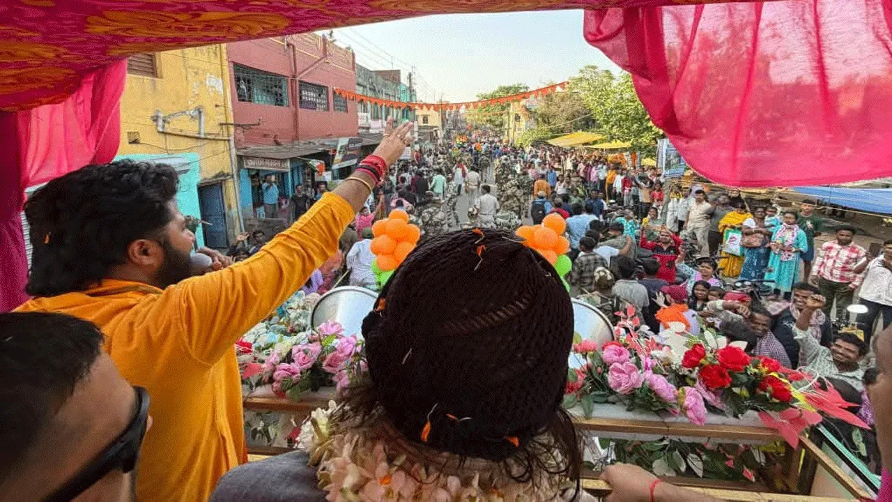 মিঠুন চক্রবর্তীর রোডশোয়ের ডিউটিতে অসুস্থ হয়ে মৃত্যু রাজ্য পুলিশের কনস্টেবলের