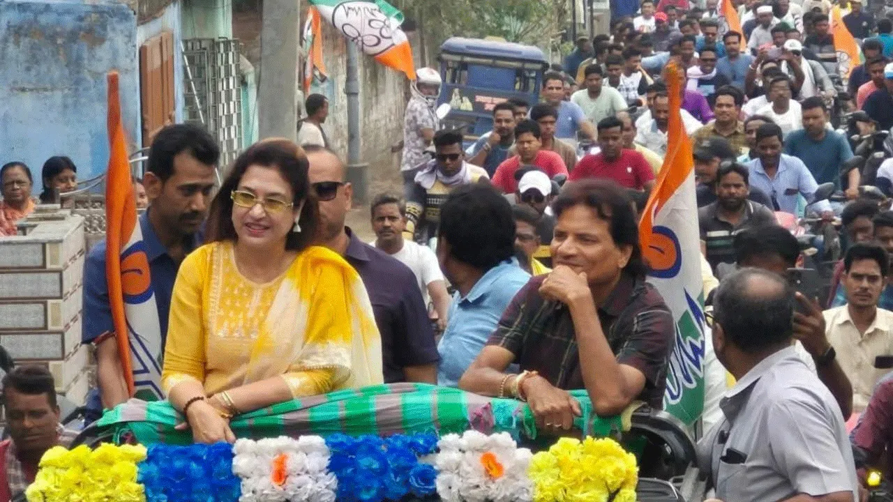 শতাব্দীর রোড শোয়ে জনজোয়ার, প্রচার তুঙ্গে তৃণমূলের