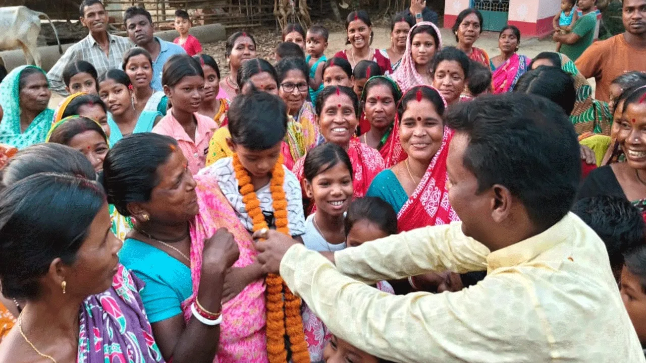 জনজোয়ারে ভাসল আউসগ্রামে তৃণমূল প্রার্থীর প্রচার