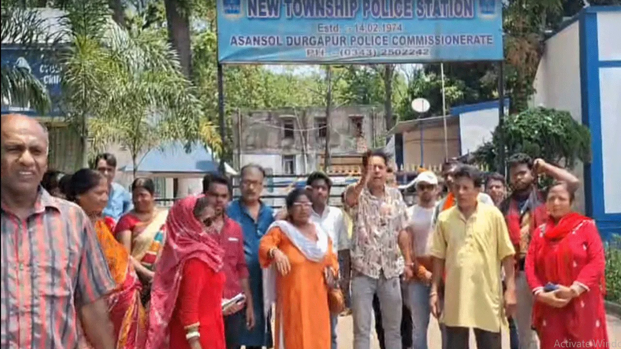 বেআইনি লোহা কারবারিকে গ্রেপ্তারের দাবিতে বিজেপির বিক্ষোভ