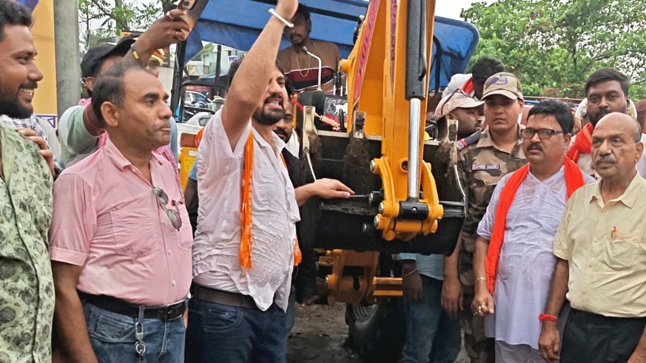 বাবাসাহেবের মূর্তির শিলান্যাস: ঐতিহাসিক মুহূর্তের সাক্ষী রইল নিয়ামতপুর