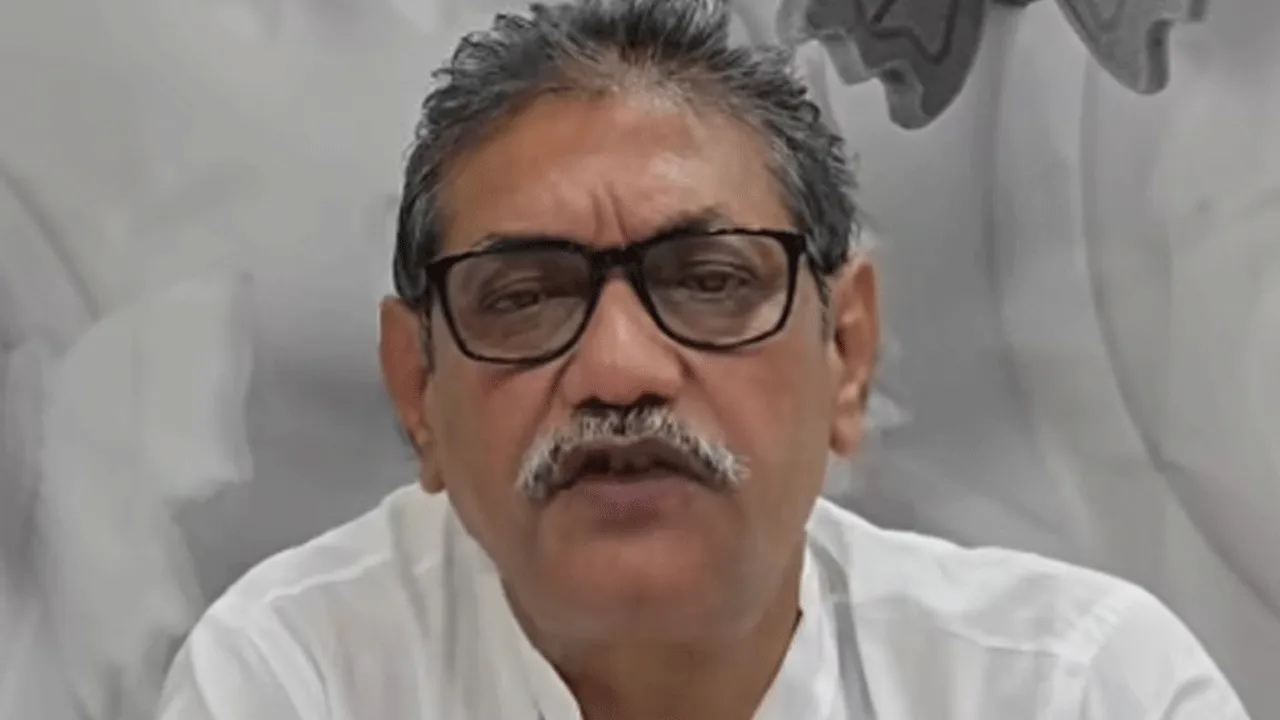 ঘনিষ্ঠদের গ্রেফতারের পরে সোশ্যাল মিডিয়ায় বিস্ফোরক নরেন চক্রবর্তী