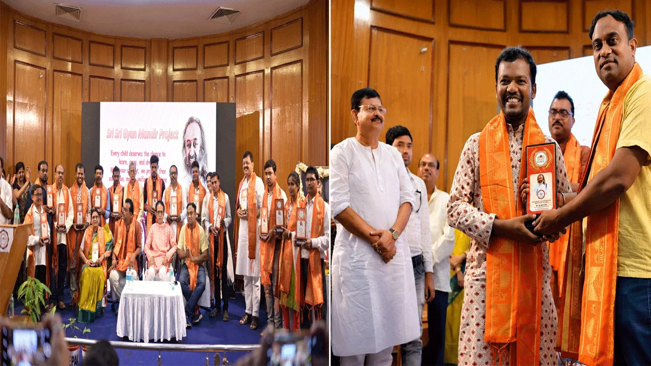 বাঁকুড়ার ১৮৬ গ্রামে শিক্ষার আলো জ্বালিয়ে সম্মানিত অভিজিৎ রায়
