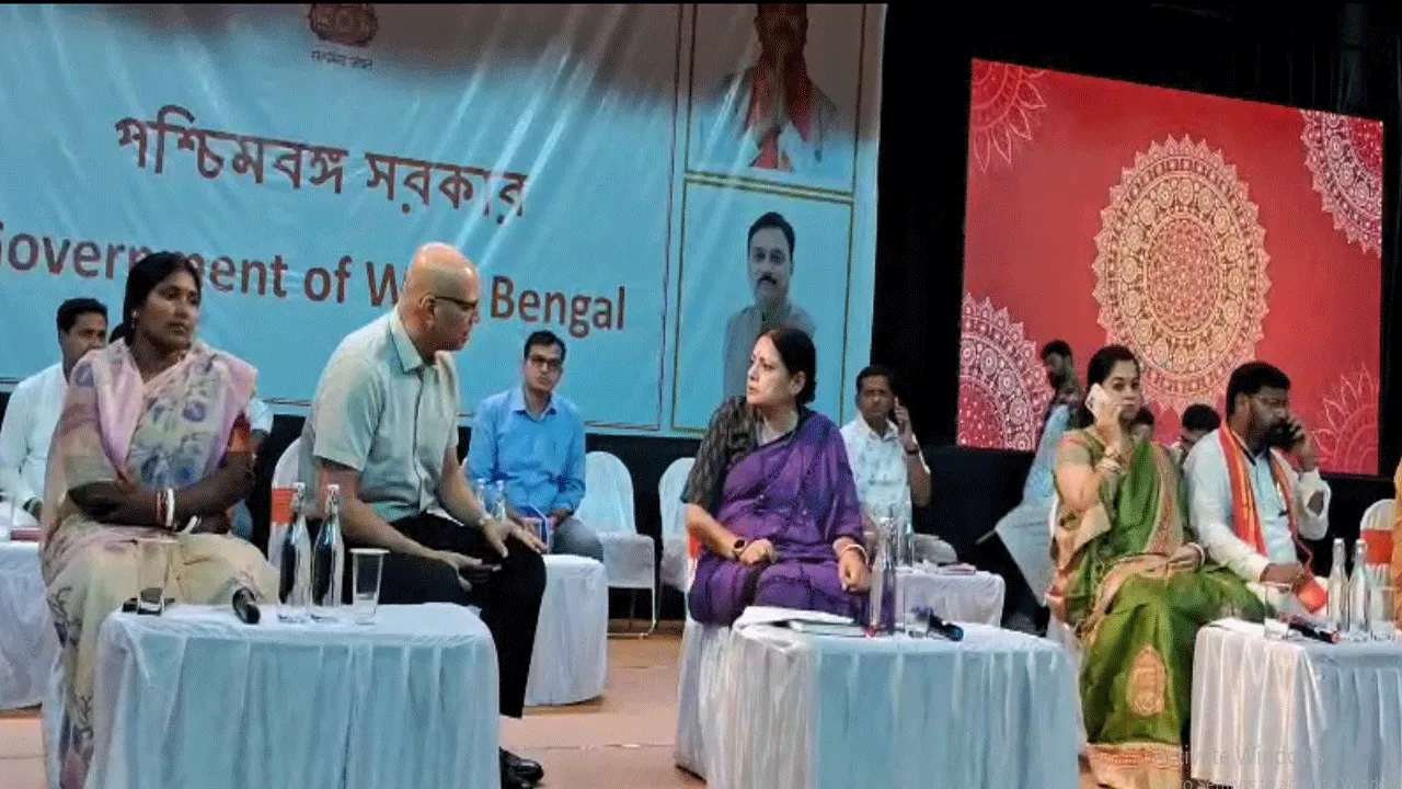 পাঁচ জেলার প্রশাসনিক কর্তাদের নিয়ে দুর্গাপুরে প্রাক বর্ষা বৈঠক মন্ত্রীর