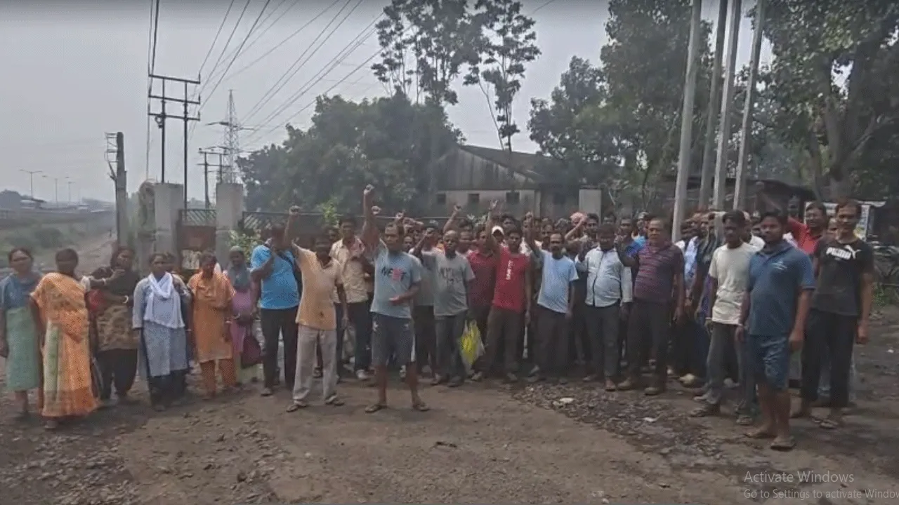 ইএসআই পরিষেবা না পাওয়ার অভিযোগে উত্তাল রানীগঞ্জের হুগলি জুট মিল