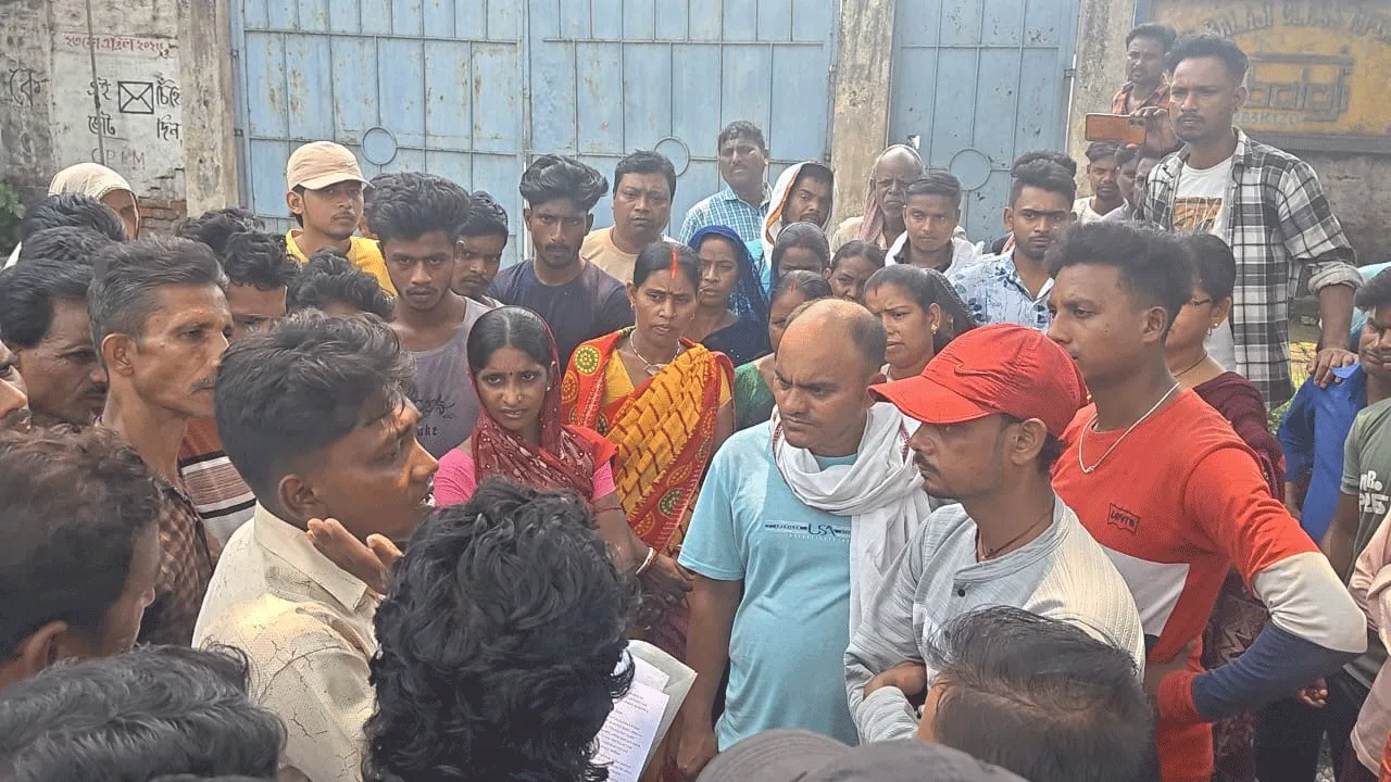 ​গ্যাস ঘাটতির অজুহাতে কারখানা বন্ধ, উত্তাল দেন্দুয়ার ‘বালাজি সিরামিক্স’