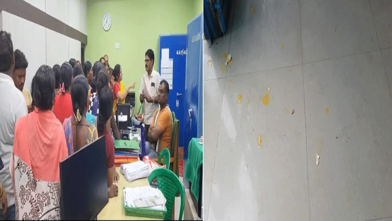 অন্নপূর্ণা যোজনার টাকা না পেয়ে পঞ্চায়েত প্রধানকে লক্ষ্য করে ডিম বৃষ্টি