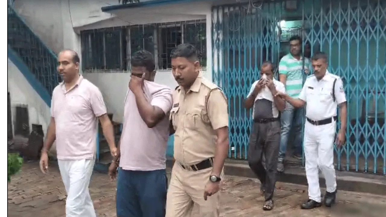 পুলিশের জোড়া অভিযান: বিপুল পরিমাণ মদ ও অবৈধ লটারি সহ ধৃত ২